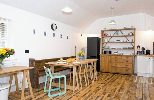 Llandwrog Cottage | 4 bedroom accommodation in Llandwrog, near Caernarfon