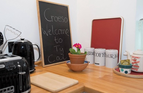 Llandwrog Cottage | 4 bedroom accommodation in Llandwrog, near Caernarfon