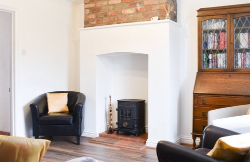 Barnsley Cottage | 4 bedroom accommodation in Elsecar, near Barnsley