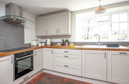 Eleighwater House | 4 bedroom accommodation in Burridge