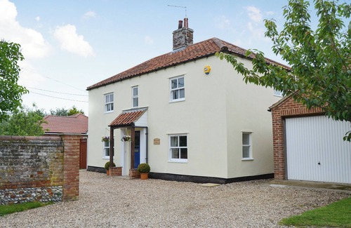 Sea Palling Cottage | 4 bedroom accommodation in Sea Palling, near Stalham