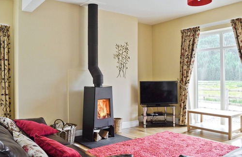 Dunoon Cottage | 4 bedroom accommodation in Glen Masson, near Dunoon