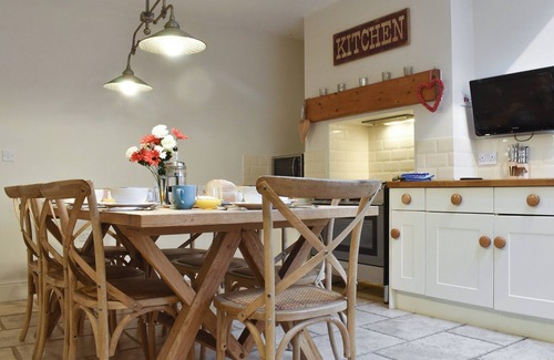 West Cliff Cottage | 4 bedroom accommodation in Whitby