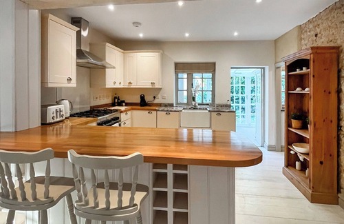 Ford Cottage | 4 bedroom accommodation in Climping, near Littlehampton