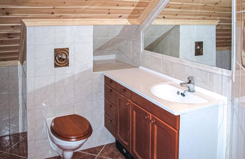 Kvinnherad Apartment | 4 bedroom accommodation in Husnes