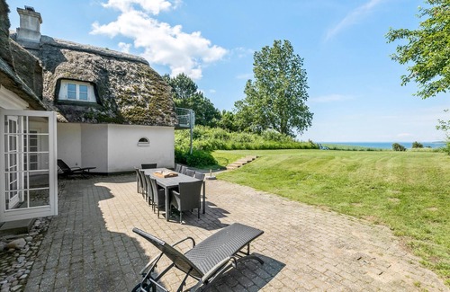 Assens House | 4 bedroom amazing home in Assens