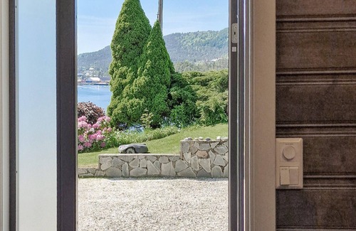 Kvinnherad House | 4 bedroom awesome home in ølve