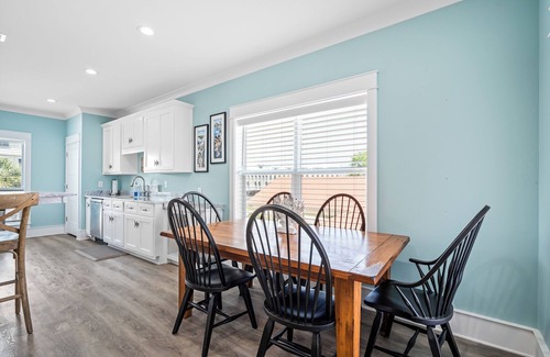 Pass Chateau Harbor House | 4 Bedroom Bay Front Home with Private Pool