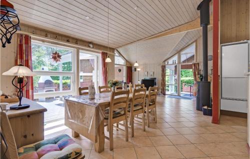 Jegum House | 4 Bedroom Beautiful Home In Oksbøl