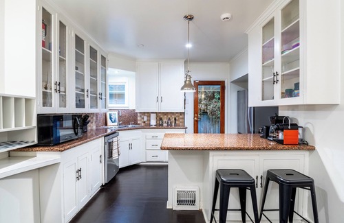 Lake City House | 4 bedroom bungalow with lakeview in Seattle