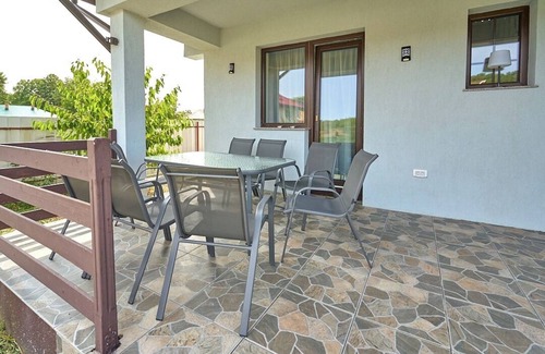 Letcani Ski Chalet | 4-bedroom chalet in enchanting Piatra Neamt with AC, WiFi. Relax and unwind