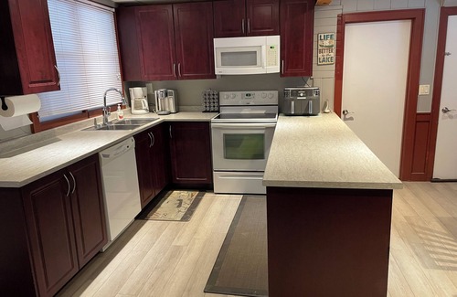 Manitoulin District Cottage | 4 Bedroom Cottage On Manitoulin Island, Ontario