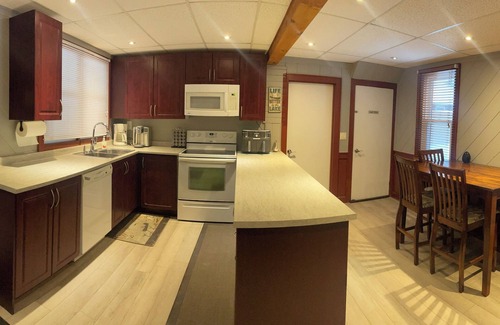 Manitoulin District Cottage | 4 Bedroom Cottage On Manitoulin Island, Ontario