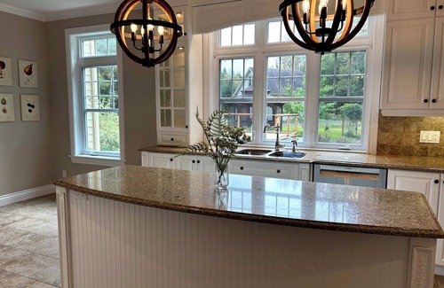 Stanstead Township Cottage | 4 bedroom cottage with hot tub, heated pool, lake access, fire pit and game room