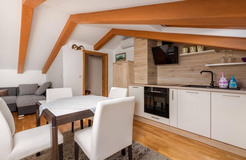 Kuceli House | 4 bedroom cozy home in Matulji