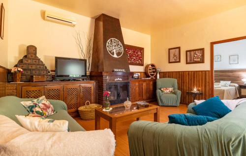 Iznajar House | 4 Bedroom Cozy Home In Iznajar