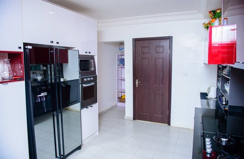 Gwarinpa Estate House | 4 Bedroom Duplex, 24Hrs Electricity & Security, Unlimited WIFI/Pool/Garden & Gym
