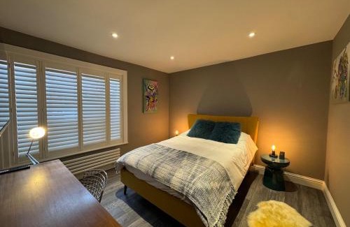Lewes House | 4 Bedroom En-Suite Townhouse