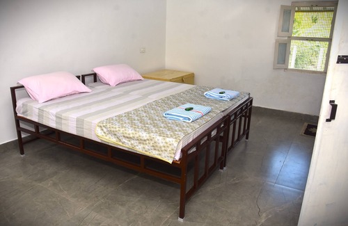 Udumalaipettai Other | 4-bedroom farmhouse in delightful Udumalaipettai with WiFi, AC