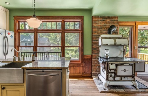 Green Lake House | 4 Bedroom Fordham House