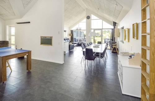 Flovt Strand House | 4 bedroom gorgeous home in Haderslev