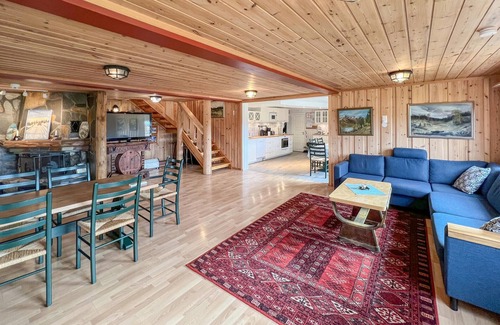 Sor-Aurdal House | 4 bedroom gorgeous home in Bagn