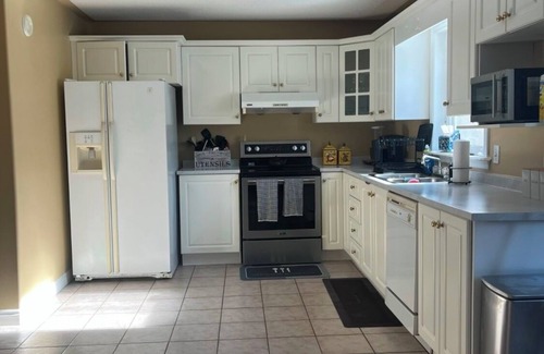 Halifax House | 4-bedroom house in adorable family friendly Halifax with WiFi