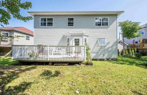 Halifax House | 4-bedroom house in adorable family friendly Halifax with WiFi