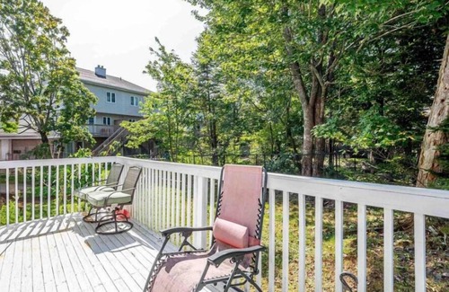 Halifax House | 4-bedroom house in adorable family friendly Halifax with WiFi