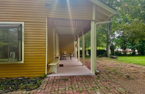 Bell Buckle House | 4-bedroom house in charming Bell Buckle with AC, WiFi. Enjoy your stay