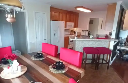 Lascassas House | 4-bedroom house in wonderful Lascassas with AC, fitness room, furnished