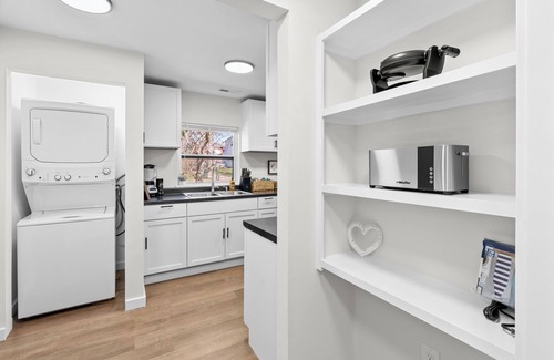 Lansing House | 4-bedroom house in wonderful Lansing with AC, WiFi