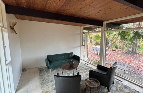 Southeast Eugene House | 4-bedroom house on 4 peaceful acres in South Eugene with WiFi, AC & EV charging!