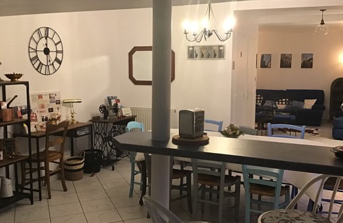 Belbeuf House | 4 bedroom house & private garden--quiet-Parking-9km from Rouen-1H30 from PARIS