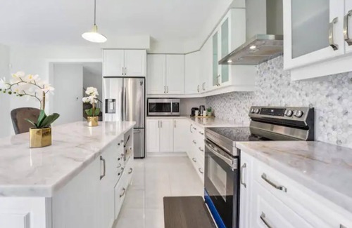 Bowmanville House | 4 bedroom house with free parking on premises