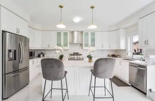 Bowmanville House | 4 bedroom house with free parking on premises