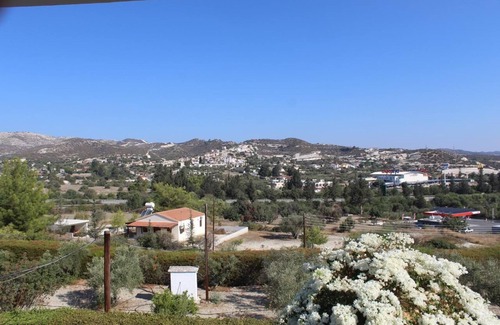 Skarinou Villa | 4-bedroom luxury villa with Pool in the charming Skarinou Village