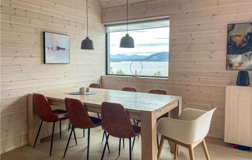 Torjulvagen House | 4 Bedroom Nice Home In Stangvik