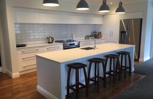 Twizel House | 4 Bedroom on North West Arch - Free Wifi