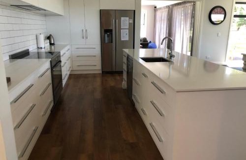 Twizel House | 4 Bedroom on North West Arch - Free Wifi