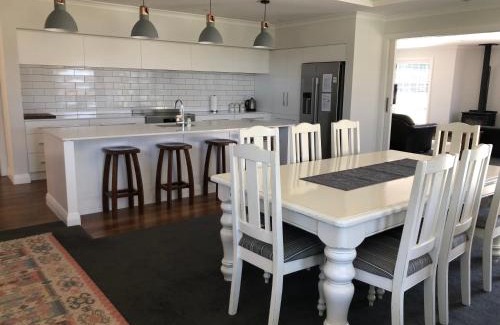 Twizel House | 4 Bedroom on North West Arch - Free Wifi