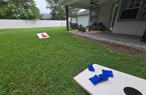 Calera House | 4 bedroom pet friendly grill under 5 min to airport and Choctaw Casino