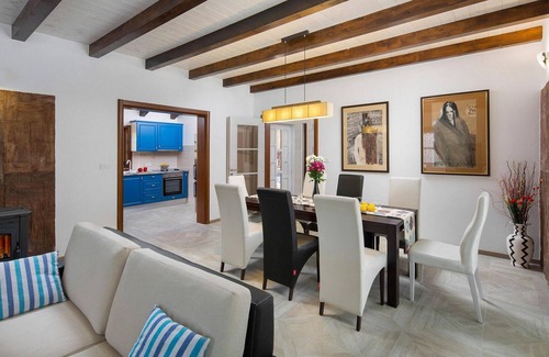 Labin House | 4 bedroom pet friendly home in Snasici