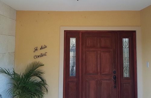 Silver Sands Villa | 4 bedroom Private beachfront Villa with Staff