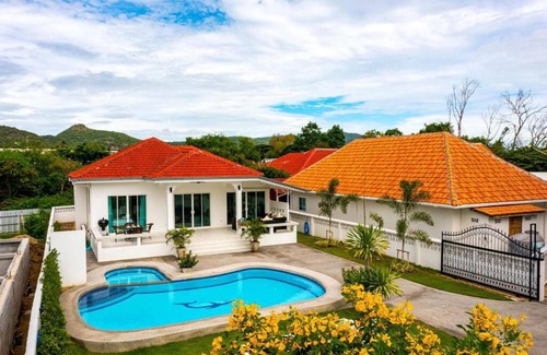 Hua Hin Villa | 4 Bedroom Private Pool Villa OV10