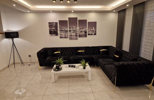 Region Hannover District House | 4 Bedroom Private vacation home in Langenhagen