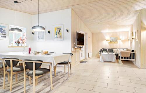 Glesborg House | 4 Bedroom Stunning Home In Glesborg