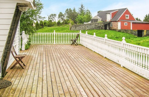 Agotnes House | 4 bedroom stunning home in Rong