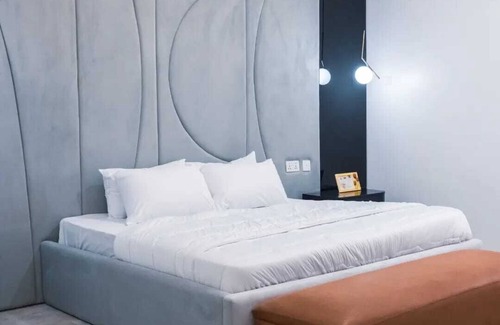 Amuwo Odofin Villa | 4 bedroom terrace with pool & chef