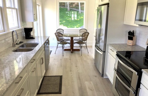 Macatawa House | 4-bedroom vacation home just 3 minutes drive to Lake Michigan